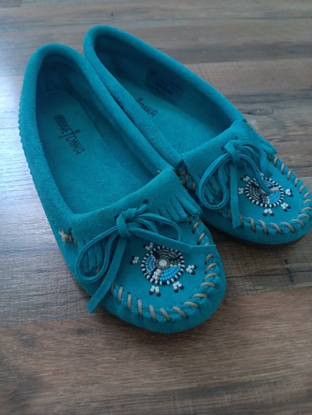 Minnetonka Me To We Turquoise Beaded Suede Moccasins Sz 7 - Picture 2 of 5